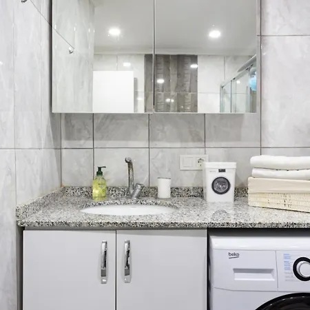 One And Only Brandnew Full Apartment *